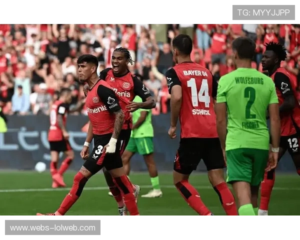 多特蒙德两球领先斯图加特,昂达夫梅开二度将比分扳平 多特蒙德两球领先斯图加特,昂达夫梅开二度将比分扳平